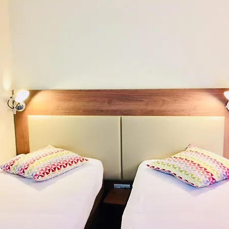 Campanile Deauville Saint-arnoult 호텔 3*