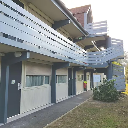 カンパニール ドーヴィル サン タルヌー 3* サン・タルヌー