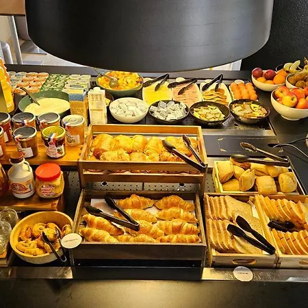 カンパニール ドーヴィル サン タルヌー 3* サン・タルヌー