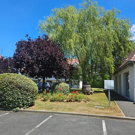 호텔 Campanile Deauville Saint-arnoult
