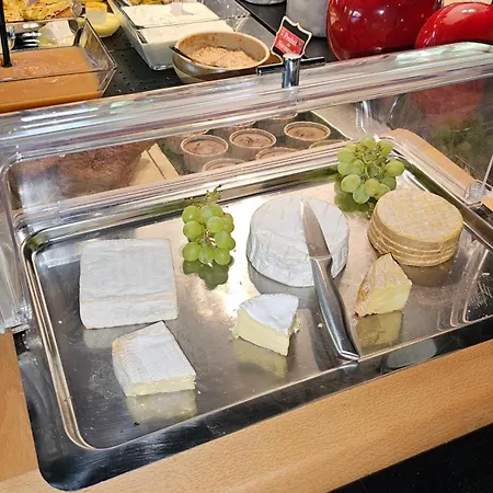 钟楼道维拉圣阿奴特酒店 酒店 圣阿尔努