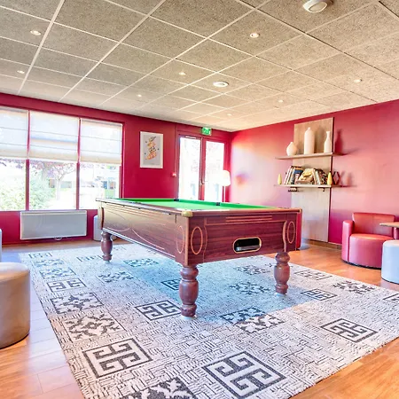 カンパニール ドーヴィル サン タルヌー 3* サン・タルヌー