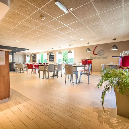 カンパニール ドーヴィル サン タルヌー 3*