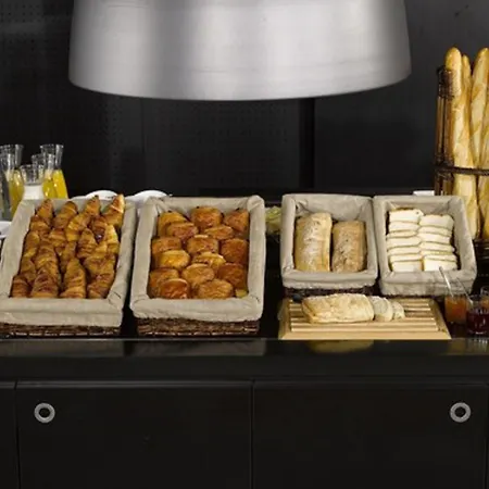 カンパニール ドーヴィル サン タルヌー ホテル 3*